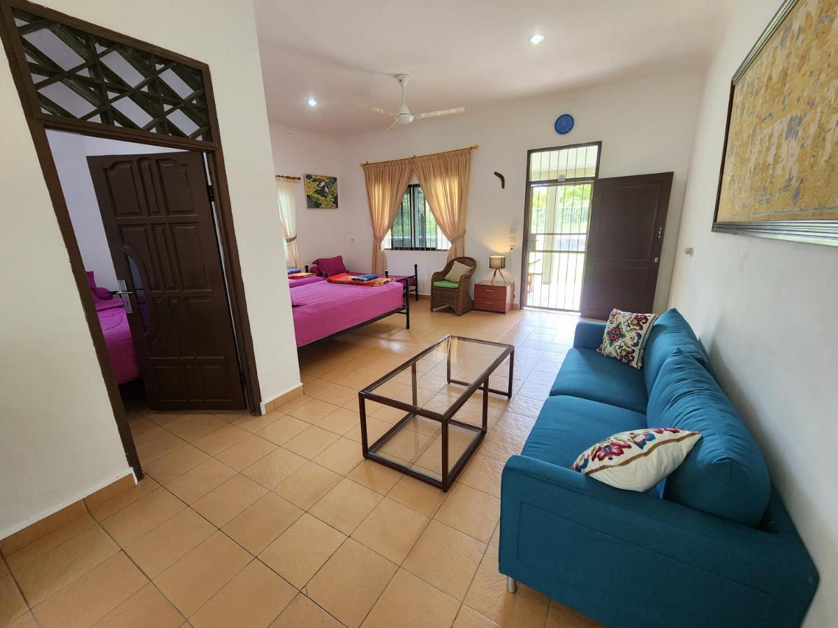 Mb Camp Singkil Hotel Gosongtelaga Екстериор снимка