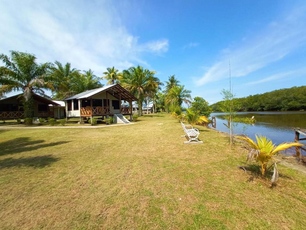 Mb Camp Singkil Hotel Gosongtelaga Екстериор снимка